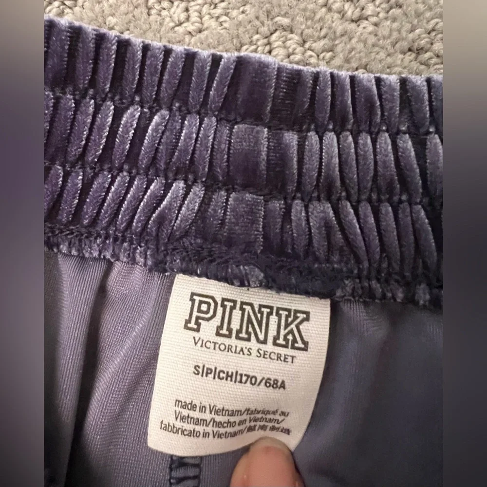 ❤️🔥❤️🔥SALE!! “PINK” velour lounging pants in purple, size Small - Picture 2 of 5